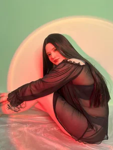 Aemilia_ Public Poză 4