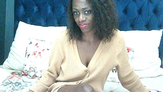 BrunetteNaomi8 22//01/26 Foto 7