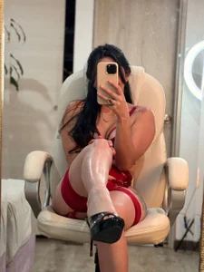 red red red 🥵 de niko_robin  Imagens