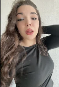 NicoleYoungXXX Public Pic 3