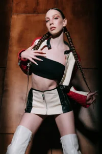 VeronicaVances Red Command Immagine 