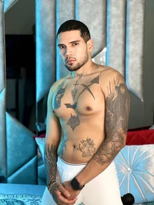 Hassan_GoldDick the man of your dreams Gambar