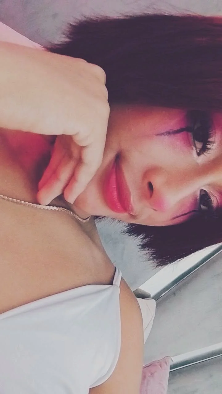 Amber_Valencia 님  의 트렌드 중인 사진  6811개