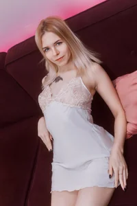 Emma_Bryan Public Pic 9