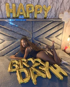 My birthday 🔥🎂 de SASHA_BROWNIE__  3 Imagens