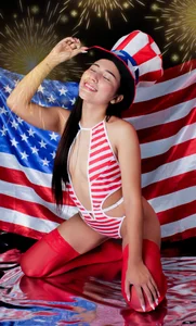 SUNNYCYRUS Happy 4th of July Pic
