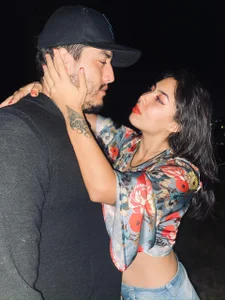 in a gazebo at night od RoxyandAron2  6 snímek