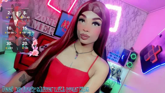 Gisele_fox red is more than passion, it is being excellence and elegance. Pic 3