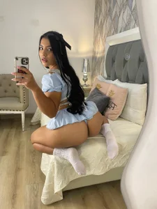 I'm your sassy Alice 🔥🩵 de zharia_lux_25  9 Imagens