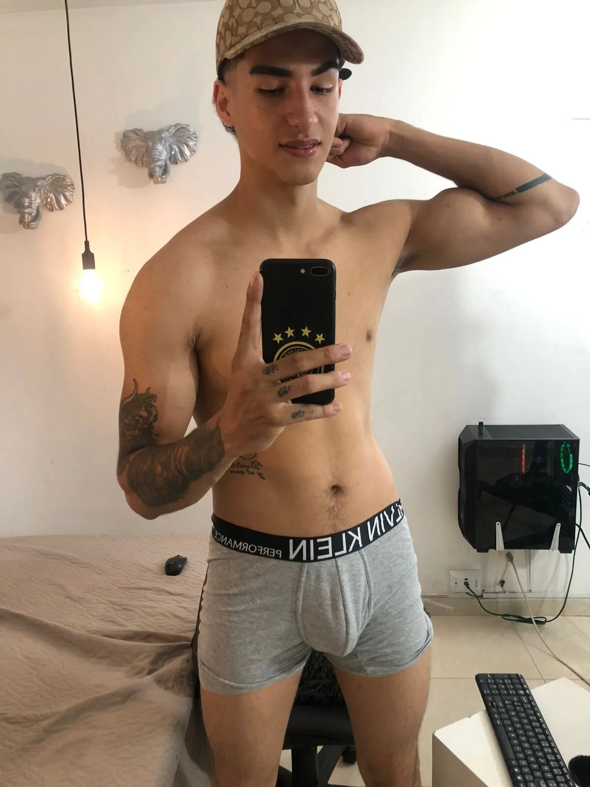 Трендове зображення  6232 Goldendesirexx__