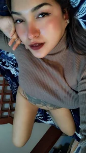 FallsForHerSmile Hey, cómo estas? Pic 4