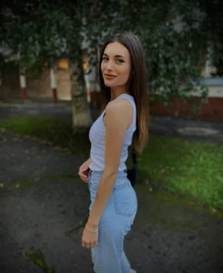 Caroline_Prescott1 Public Pic 6