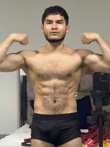 Strong de _reiner  Imagens