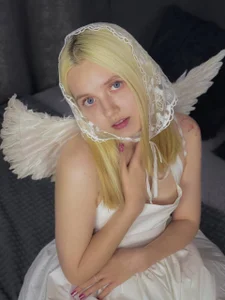 mollyy_snow angel ✨ Pic 2