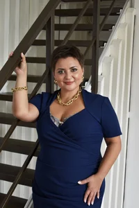 AnnaCorlane Lady in blue Pic 2