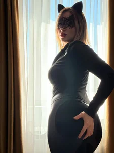 JuliaEyrie Bad kitty! Pic 2