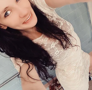 pinknslutty69's XXX Nude Photo 2