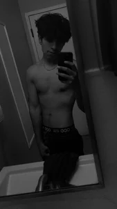 Hei de nksidez  2 photos