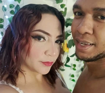 Bigboobs_and_stiven want to see an interracial couple playing? Hình