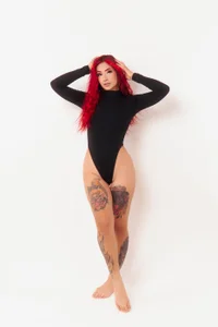 HannaRed_ Spicy Red Hair, Juicy Latina Ass: This Black Bodysuit Is Barely Holding On... 🥵 사진
