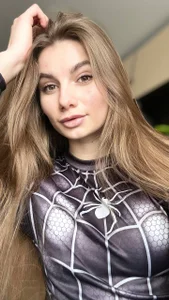 RedStrawberr Public Poză 8