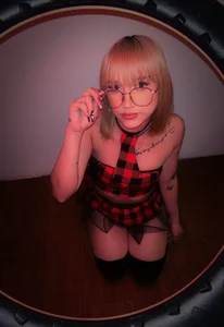 zohet_kriss A sexy teacher for me? 😈 Pic 3