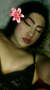 Kendra 🏳️‍⚧️ de KendraRowe  5 Imagens