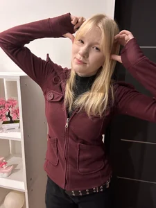 🍷🍉 Cozy in my burgundy sweater od KoriMelon  3 snímek