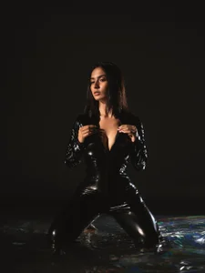 your_khloe1: 🐈‍⬛🖤 ( 3 фото)