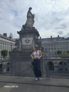 karina_warthon I loved Brussels 🤗 টি ছবি