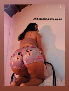 HarleyRedd I guess u can stand behind? Immagine 