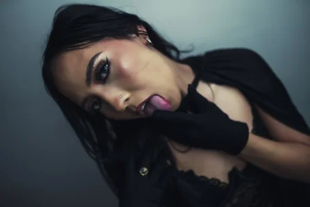 AlannaJonnesのsexy in the darkの枚の写真