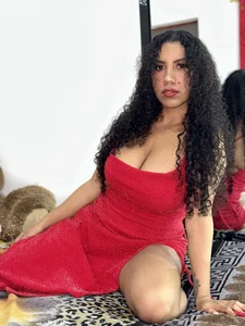 serena_willow mit einem sexy Kleid Immagine  9