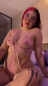 SEXY LATINA🔥 de EmmaSwift_  4 Imagens