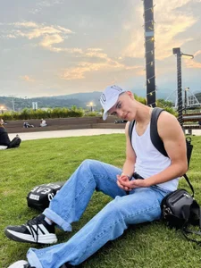 LeoTease Public slika 9