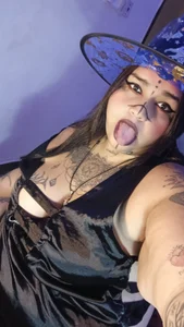 VeronikCuhubby 🔥😈🎃  8টি ছবি