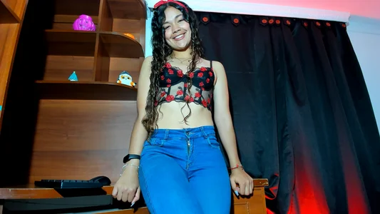 Camilla_Miller01 Do you like my jean? 😈 Pic 2