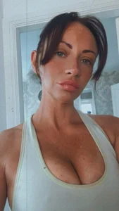 SpicyJadeMarie Public - {count, plural, one {תמונה אחת} two {שתי תמ ונות} many {# תמונות} other {# תמונות}}