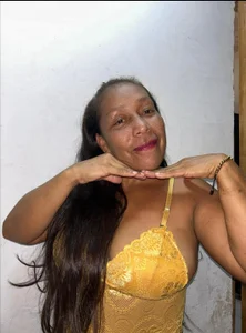 Ruby-Hot-Milf_ Public Pic 6