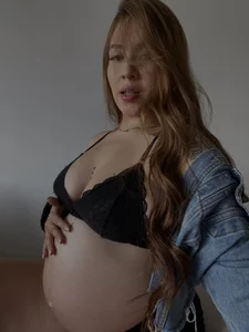 Hanna_Becker_ last weeks of pregnancy.🔥😈  รูป  2