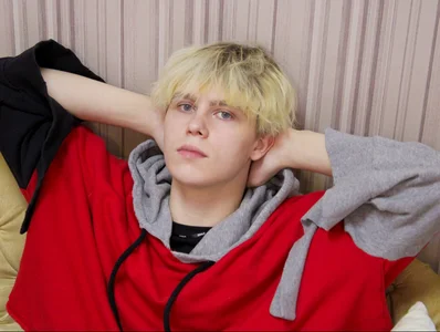 Emily_and_Ilumi Public Foto 2