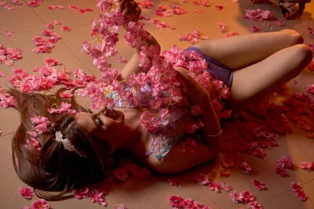 Pretty Little Sins 🤭 de SharaRoades  Imagens