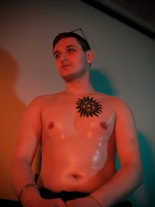 beauty_liam Let’s get to know each other better 😈 Bilde 3