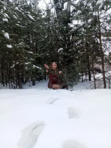 Miss_Elsa_ Winter photo shoot in the forest🎄#winter#forest#snow Hình 6