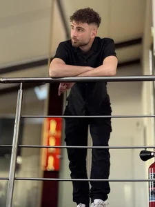 KyloEast My first photoshoot Bilde 2