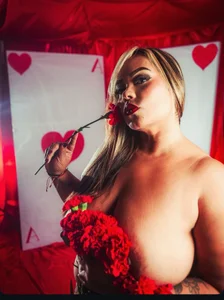 EmilyDuran_ hot san Valentin Emy Immagine  2