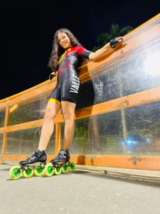 RED_VIOLETH LOVE AND DISCIPLINE  3. fénykép