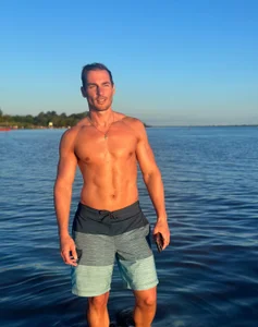 maximuss789: Me ☺️☺️ ( 4 фото)