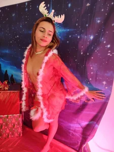 HannaPretthy 🎄I want a warm gift 🎄🎈 Immagine 