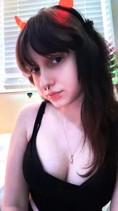 tiredminaa Public Pic 2